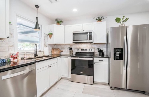 Wichita House | This house is a 4 bedroom(s), 1.5 bathrooms, located in Wichita, KS.