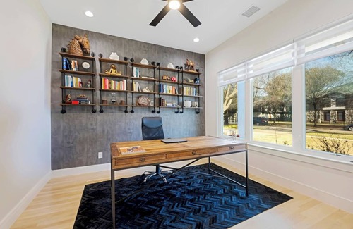 Dallas House | This house is a 4 bedroom(s), 3 bathrooms, located in Dallas, TX.