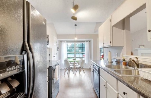 Pooler House | This house is a 4 bedroom(s), 2 bathrooms, located in Pooler, GA.