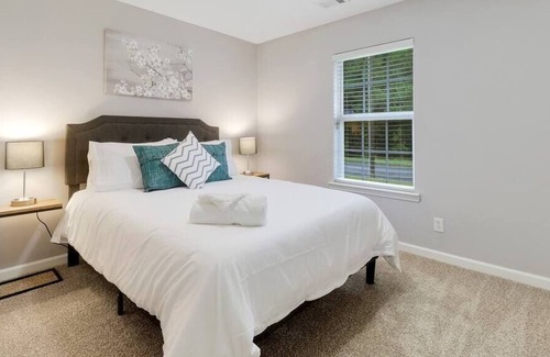 Pooler House | This house is a 4 bedroom(s), 2 bathrooms, located in Pooler, GA.