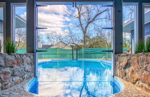 Barnesville House | This house is a 5 bedroom(s), 2.5 bathrooms, located in Barnesville, GA.