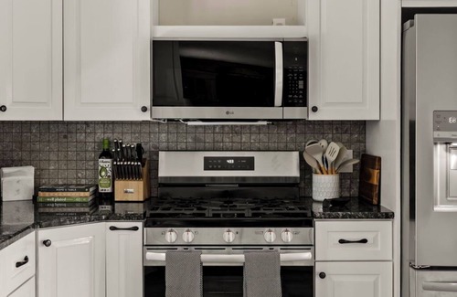 New Holland House | This house is a 5 bedroom(s), 3 bathrooms, located in New Holland, PA.