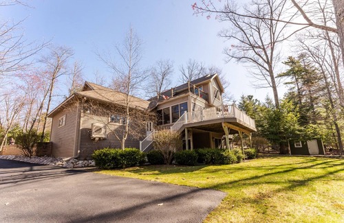 Glen Arbor House | This house is a 5 bedroom(s), 3.5 bathrooms, located in Glen Arbor, MI.