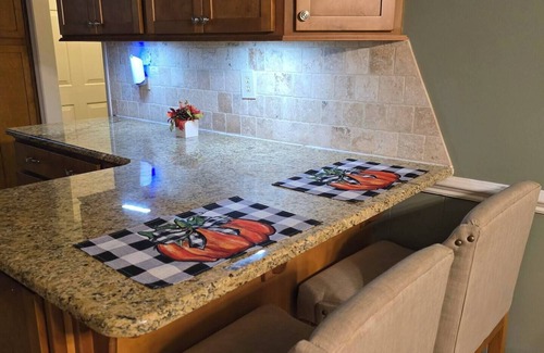 McLeansville House | This house is a 6 bedroom(s), 4 bathrooms, located in McLeansville, NC.