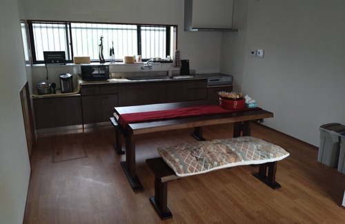 Ayagawa House | (This inn is not a single building rental.) It is a quiet inn with a blend of Japanese and Western styles. English, Chinese, Taiwanese, and Japanese are available.