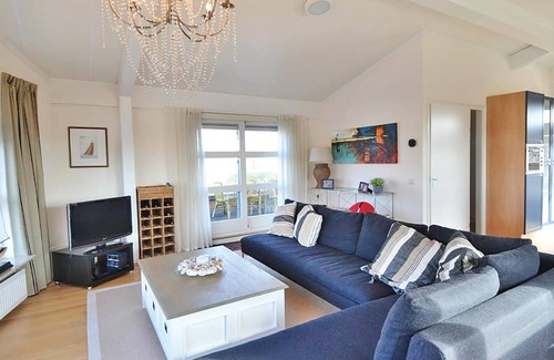 Workum House | This inviting and comfortable villa is located right on the water.