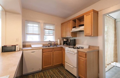 Golden Hill Apartment | This is a clean and well maintained apartment in a very desirable area of Golden Hill