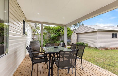 Culburra Beach House | This is Livin' - Fire Pit - 3 Mins Walk to Beach