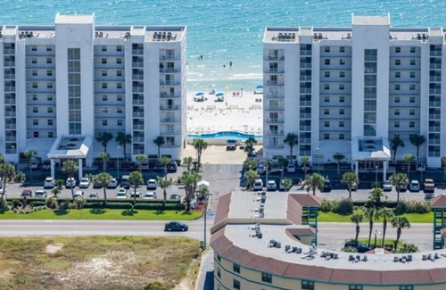 Foley Condo | This is one of our favorite locations! Great area close to attractions!