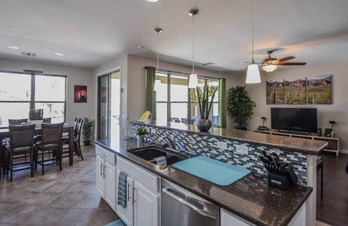 Maricopa House | THIS IS WHAT I'M TALKING ABOUT!!! 3BEDROOM, 2BATH, HEATED POOL- additional fee