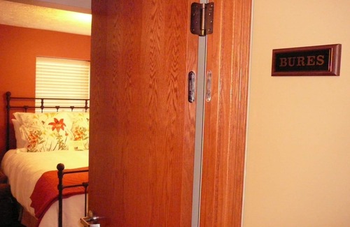 Holmesville Bed & Breakfast | This is your 'home away from home'!10 bedrooms,11 baths! MUST call to reserve!