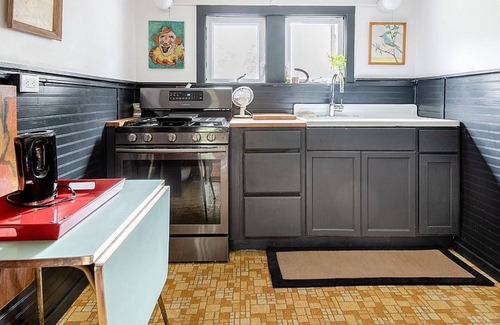 Mount Marion House | This light-filled two-story, cozy two-bed bedroom apartment High Woods farmhouse