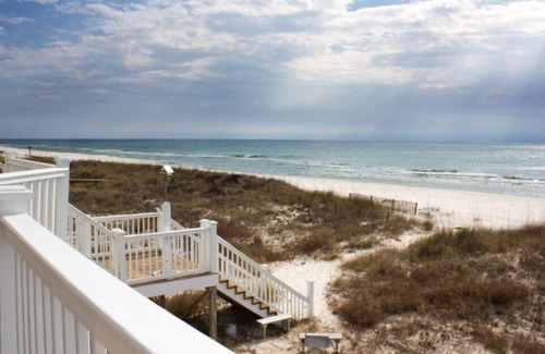 East End House | THIS LOVELY HOUSE overlooking the gulf is one of the island's most charming accommodations.