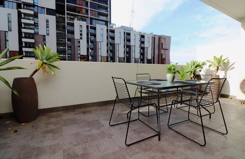 South Yarra Apartment | This lovely modern apartment in the prime location of South Yarra