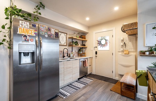Bay View House | This Must Be the Place-Bayview, Awesome Amenities!