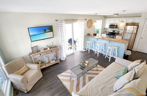 Ottawa House | This Must be the Place | 2 Bed, 1.5 Bath