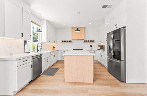 Coachella House | This Newly renovated stunning listing has all you could ask for, and more