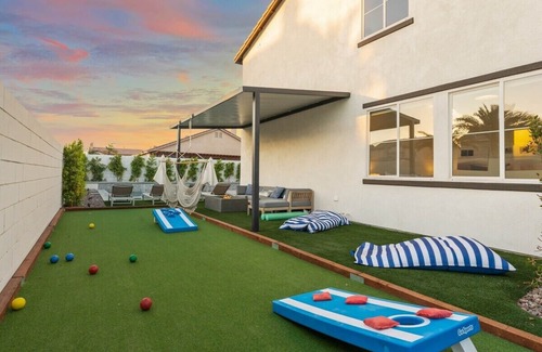Coachella House | This Newly renovated stunning listing has all you could ask for, and more