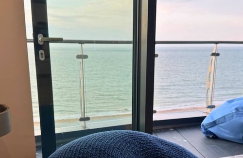 Ramsgate Apartment | This penthouse is a 3 bedroom(s), 2 bathrooms, located in Ramsgate, England.