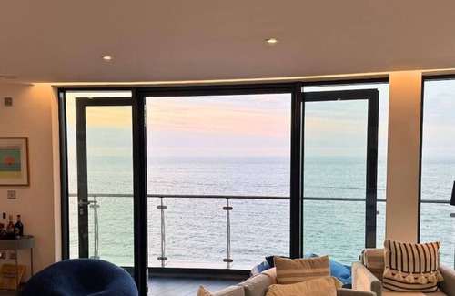 Ramsgate Apartment | This penthouse is a 3 bedroom(s), 2 bathrooms, located in Ramsgate, England.