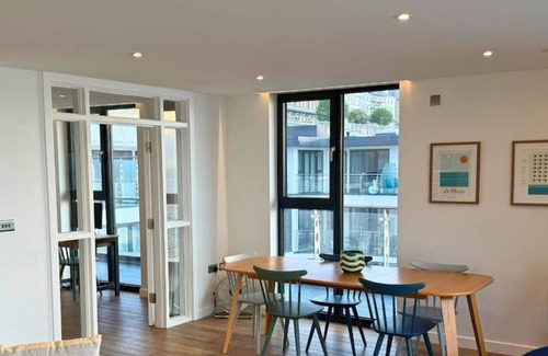 Ramsgate Apartment | This penthouse is a 3 bedroom(s), 2 bathrooms, located in Ramsgate, England.