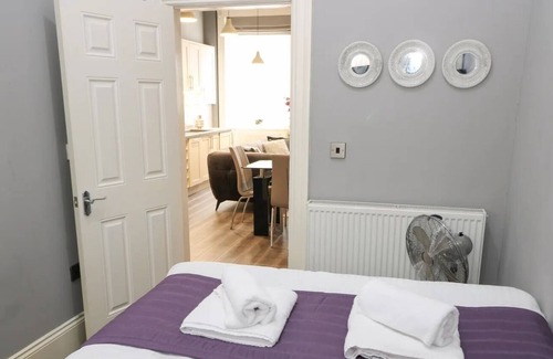 Wakefield Apartment | This serviced apartment is a 1 bedroom(s), 1 bathrooms, located in West Yorkshire, England.