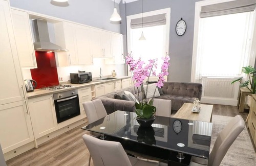 Wakefield Apartment | This serviced apartment is a 1 bedroom(s), 1 bathrooms, located in West Yorkshire, England.