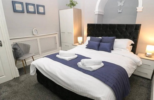Wakefield Apartment | This serviced apartment is a 1 bedroom(s), 1 bathrooms, located in West Yorkshire, England.