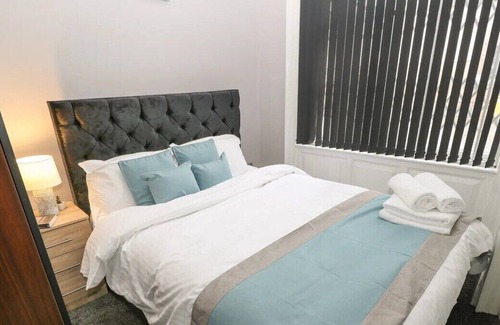 Wakefield Apartment | This serviced apartment is a 1 bedroom(s), 1 bathrooms, located in West Yorkshire, England.