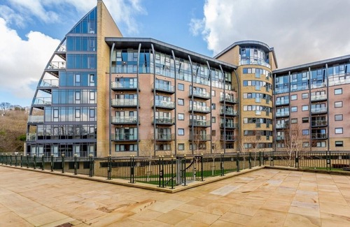 Saltaire Village Apartment | This serviced apartment is a 1 bedroom(s), 1 bathrooms, located in Shipley, England.