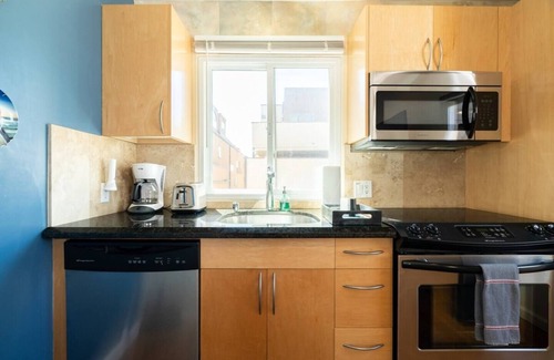 South Mission Beach Apartment | This studio is a 0 bedroom(s), 1 bathrooms, located in San Diego, CA.