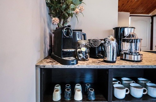 Egmond aan den Hoef House | This stunning holiday home lets you enjoy everything that Egmond aan den Hoef has to offer: sea, beach, forest, dunes and the picturesque surrounding villages & towns.