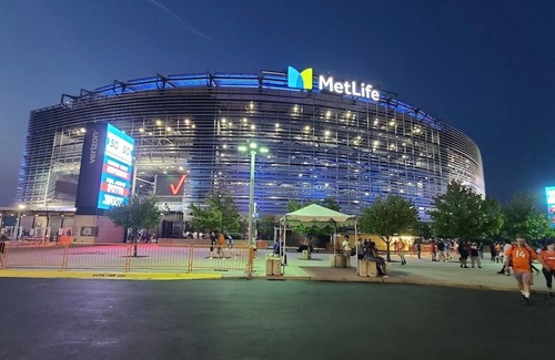 Irvington House | This stylish place to stay is perfect for group trips to NYC!