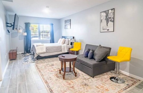 Irvington House | This stylish place to stay is perfect for group trips to NYC!