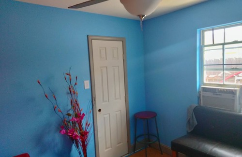 Marrero House | This stylish space has a hometown vibe w/inexpensive transport to downtown NOLA