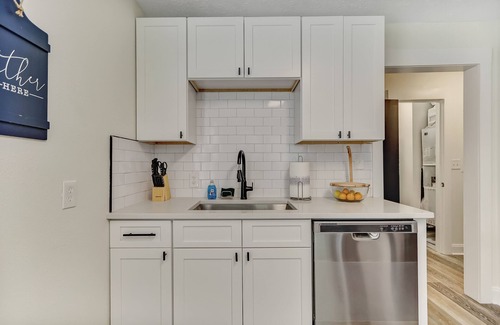 Lakeshore South House | This townhouse is a 1 bedroom(s), 1 bathrooms, located in Jacksonville, FL.