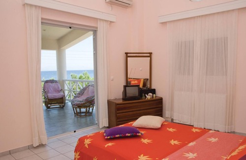 Diakofto House | This two-apartment house is located in Diakopto, a town in the regional district of Achaia in the no