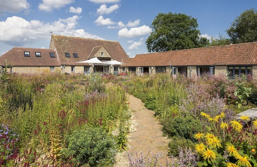 Laverton House | This unique property is an all-mod-cons holiday home with five bedrooms.