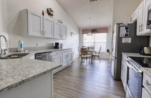 Eagle Pointe South Villa | This villa is a 4 bedroom(s), 2 bathrooms, located in Kissimmee, FL.