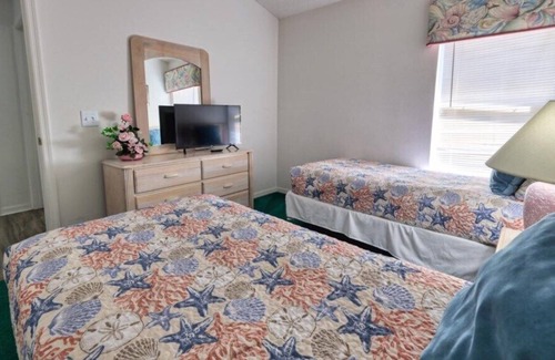 Eagle Pointe South Villa | This villa is a 4 bedroom(s), 2 bathrooms, located in Kissimmee, FL.