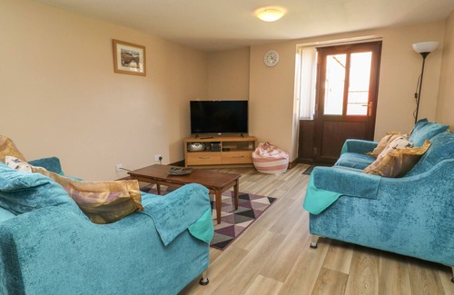 Barlby Cottage | THISTLE, pet friendly, with a garden in Barlby