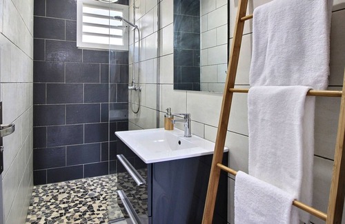 Morel Villa | THOMANA Villa, private pool, sea and beach view 100 m away!