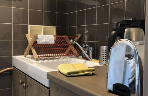 Thonon-les-Bains Apartment | Thonon, in a residential area, studio in a house near the spa center.