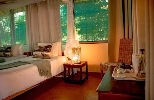 Kakumbi Cabin | Thornicroft Lodge