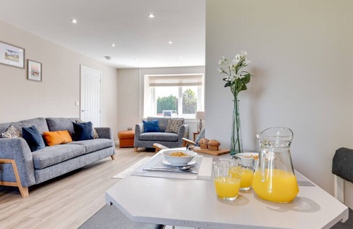 Boncath House | Thorn Villa - Three Bedroom House, Sleeps 6