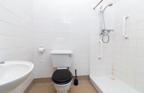 Shirley House | Thornbury Guest House Room 7