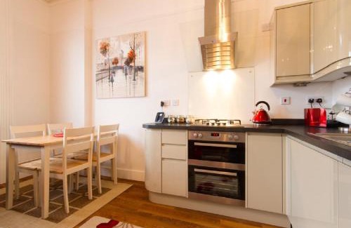 Eastbourne Seafront Apartment | Thorne Lodge