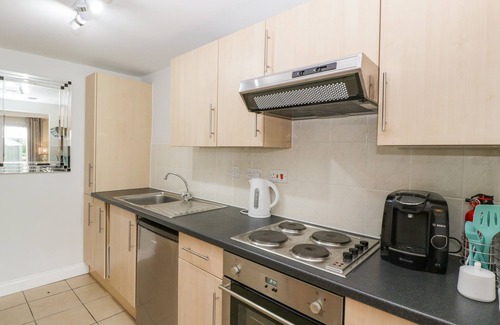 Muchelney Cottage | THORNHILLS COTTAGE, with hot tub in Middlezoy