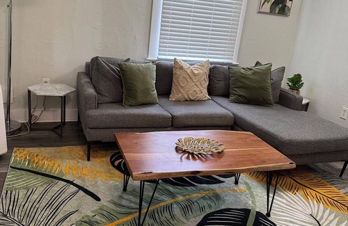 Lake Eola Heights Apartment | Thornton park paradise 1 bedroom Lake Eola
