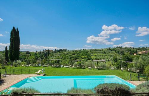 Grassina Apartment | THR-Apartment with 3 bedrooms, 7 beds, 3 bathrooms, air conditioning and private outdoor space in a residence with swimming pool not far from Florence